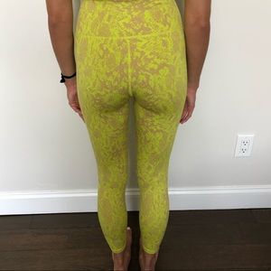Sweaty Betty jacquard workout snakeskin Legging xs